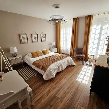 Le Petit Bayeusain Διαμέρισμα *