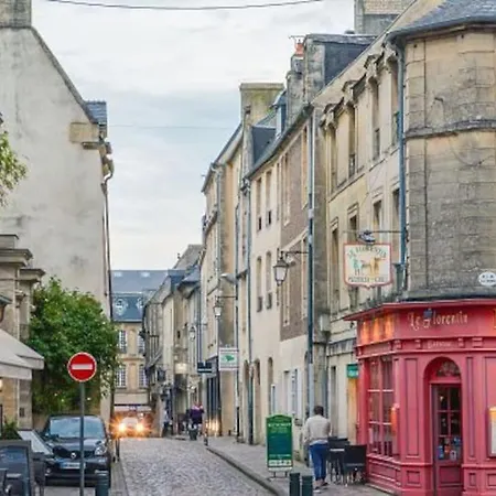 Le Petit Bayeusain Apartment